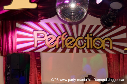 081122_0025_perfection_partymania
