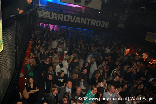 081210_059_right_now_partymania