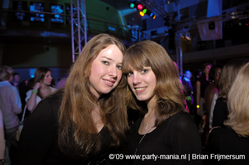 090220_027_connected_partymania