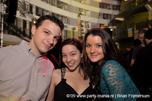 090220_035_connected_partymania