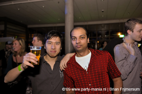 090220_072_connected_partymania