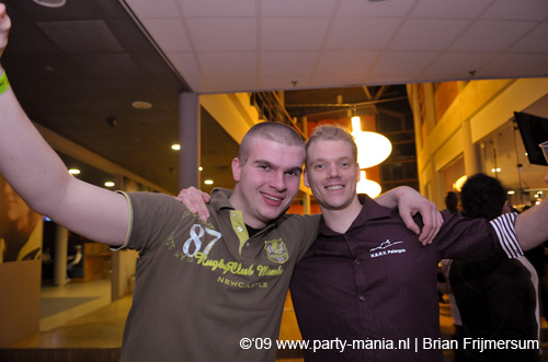 090220_083_connected_partymania