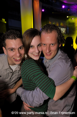 090220_087_connected_partymania