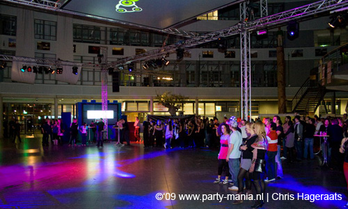090220_011_connected_partymania