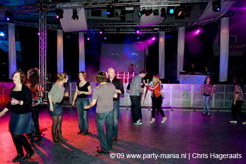 090220_031_connected_partymania