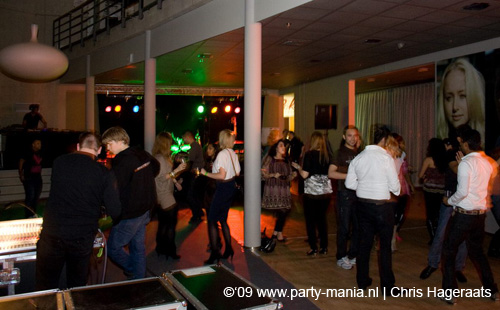 090220_037_connected_partymania