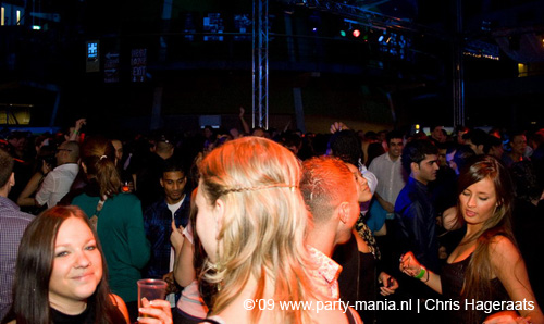 090220_065_connected_partymania