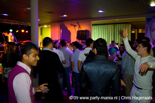 090220_094_connected_partymania
