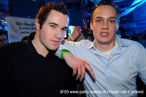 090220_011_connected_partymania