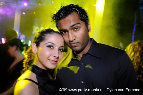 090220_035_connected_partymania