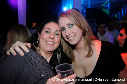 090220_039_connected_partymania