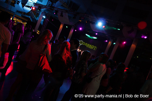 090220_012_connected_partymania