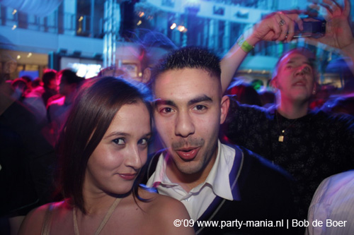 090220_067_connected_partymania