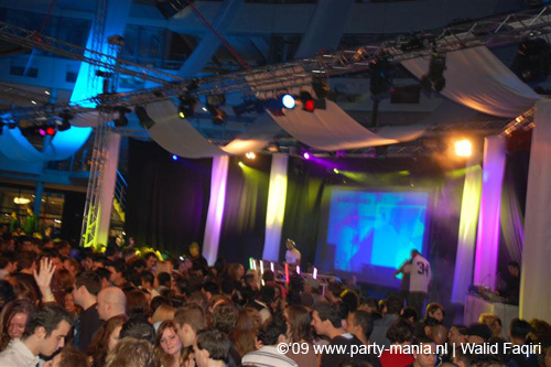 090220_023_connected_partymania