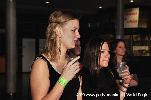 090220_043_connected_partymania