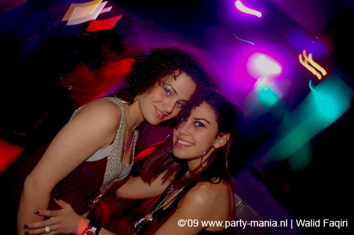 090220_054_connected_partymania