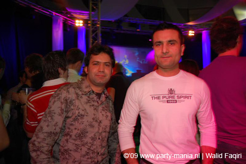 090220_061_connected_partymania