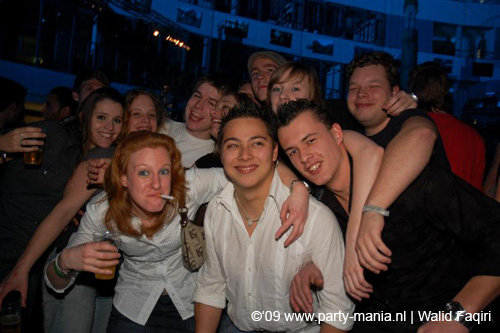 090220_082_connected_partymania