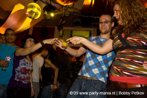 090411_004_madhouse_partymania