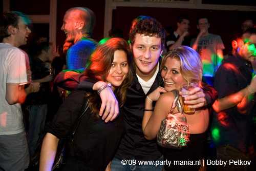 090411_044_madhouse_partymania
