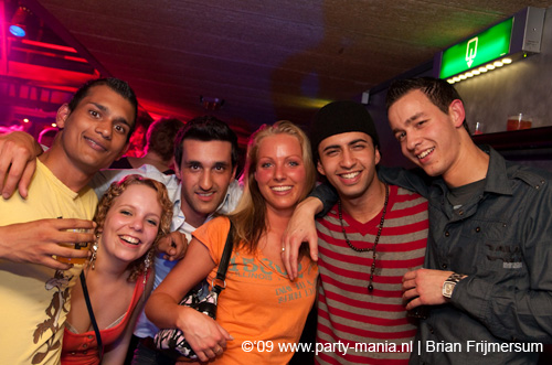 090429_027_90s_now_paard_partymania