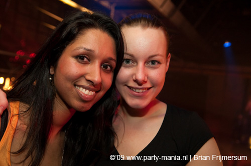 090429_029_90s_now_paard_partymania