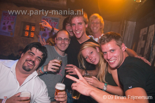 090926_016_90s_only_partymania