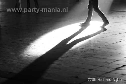090926_047_todaysart_partymania