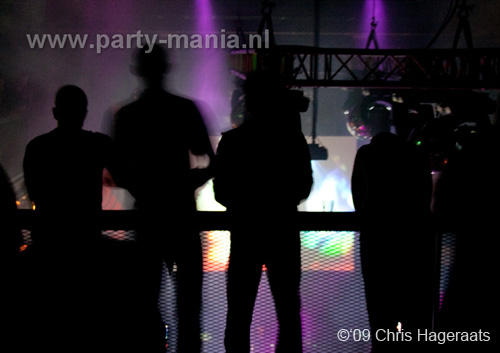 091225_058_housequake_partymania