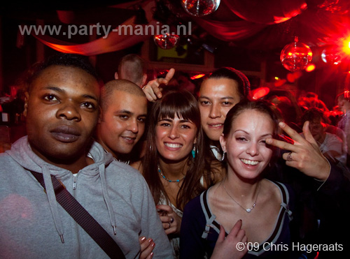 100109_052_tjek_de_tek_partymania