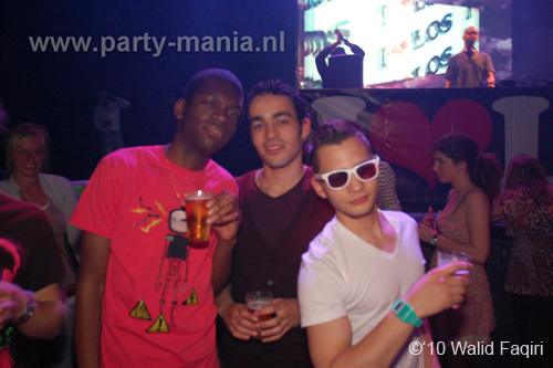 100522_018_los_partymania