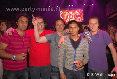 100522_042_los_partymania