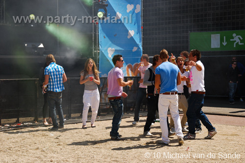 100612_013_franchise_outdoor_partymania