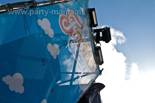 100612_001_franchise_outdoor_partymania