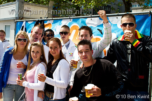 100612_012_franchise_outdoor_partymania