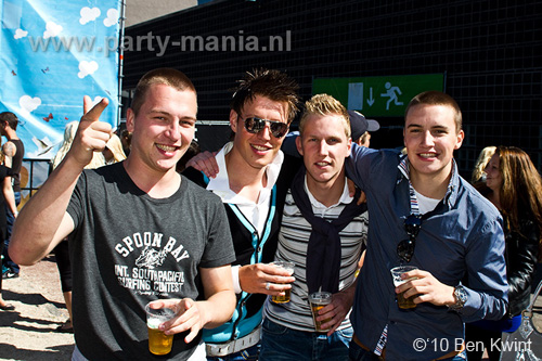 100612_072_franchise_outdoor_partymania