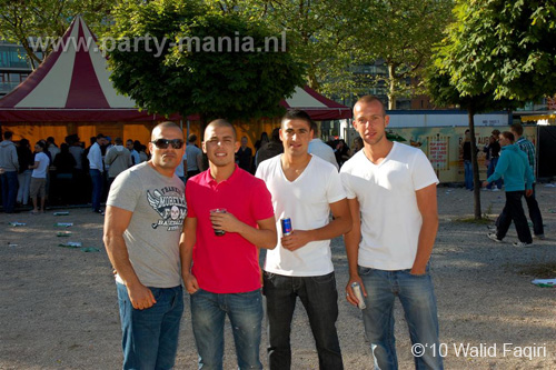 100612_075_franchise_outdoor_partymania