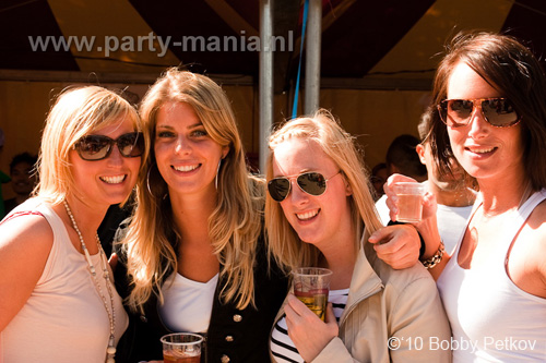 100612_055_franchise_outdoor_partymania