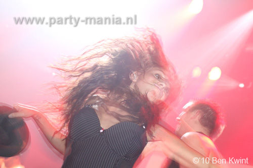 100930_080_happy_student_partymania