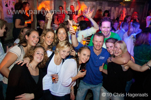 101120_048_90s_only_partymania