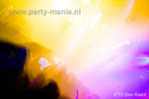 101215_050_housequake_partymania