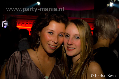 110108_001_it's_all_about_friends_partymania