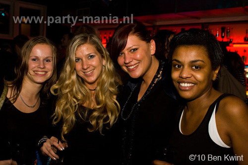 110108_010_it's_all_about_friends_partymania