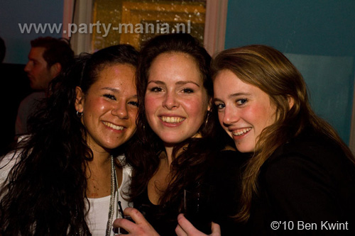 110108_020_it's_all_about_friends_partymania