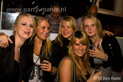 110108_035_it's_all_about_friends_partymania
