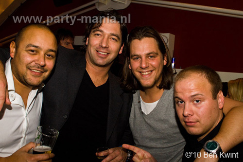 110108_053_it's_all_about_friends_partymania