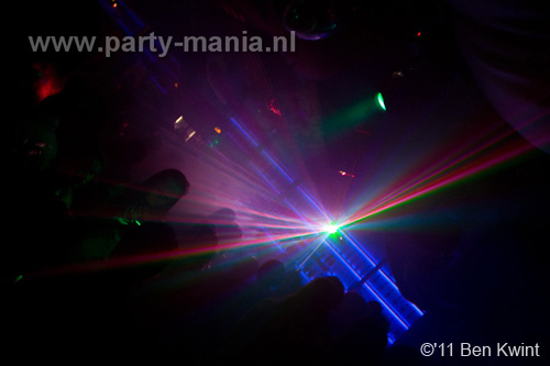110211_082_maximaal_partymania