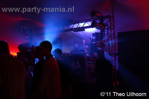 110416_075_glamorous_on_the_beach_partymania_denhaag