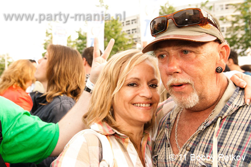 110505_021_5_mei_festival_spuiplein_partymania_denhaag