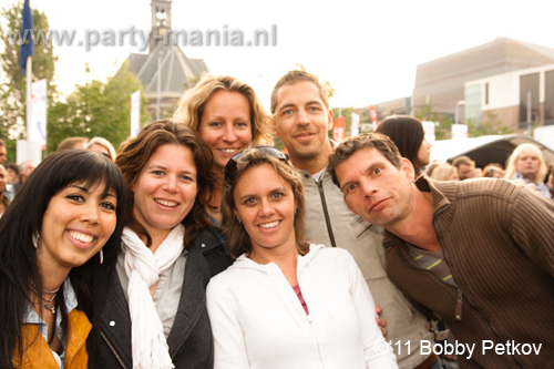 110505_058_5_mei_festival_spuiplein_partymania_denhaag